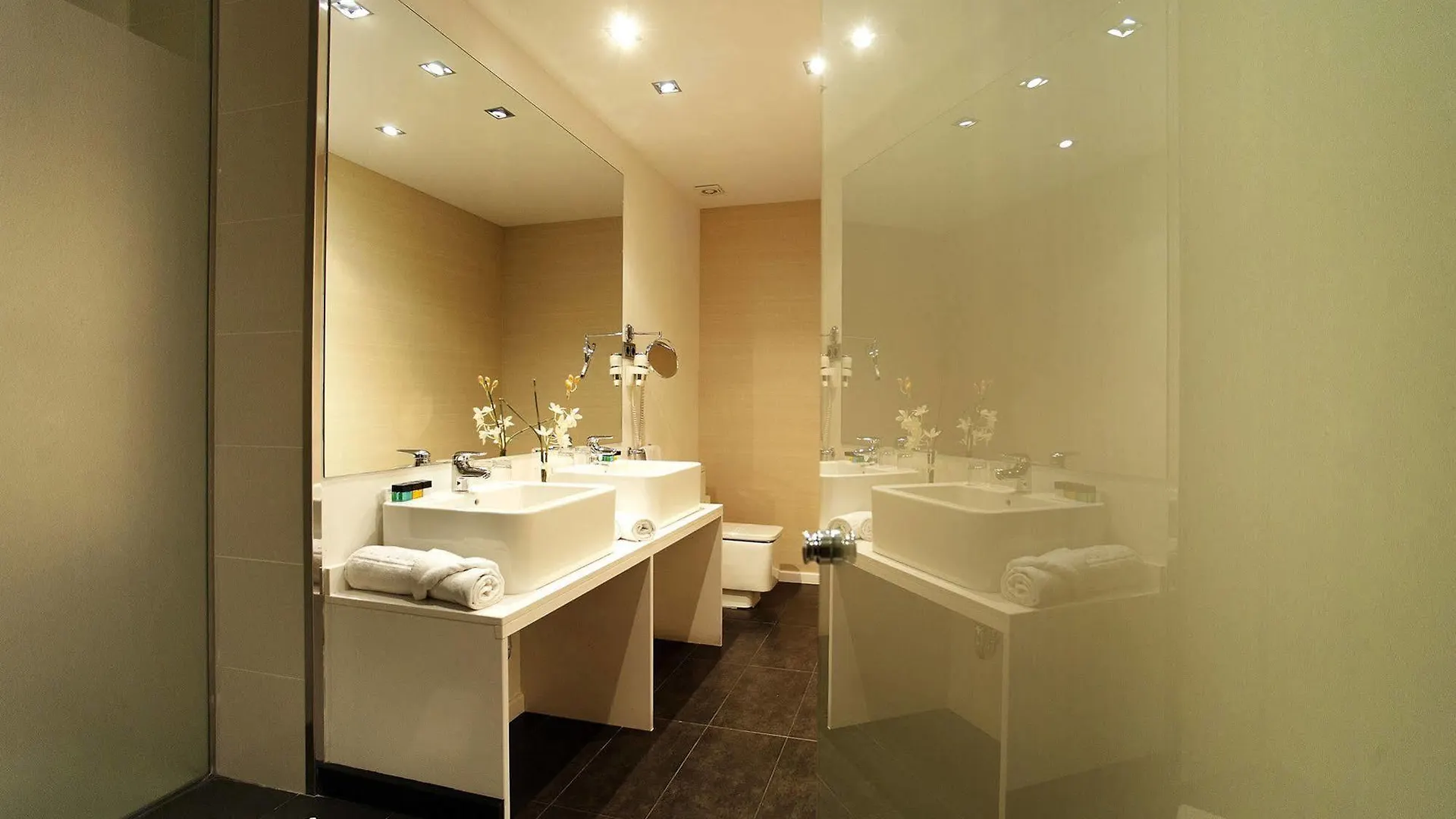 Hotel Air Rooms Barcelona Airport By Premium Traveller El Prat de Llobregat